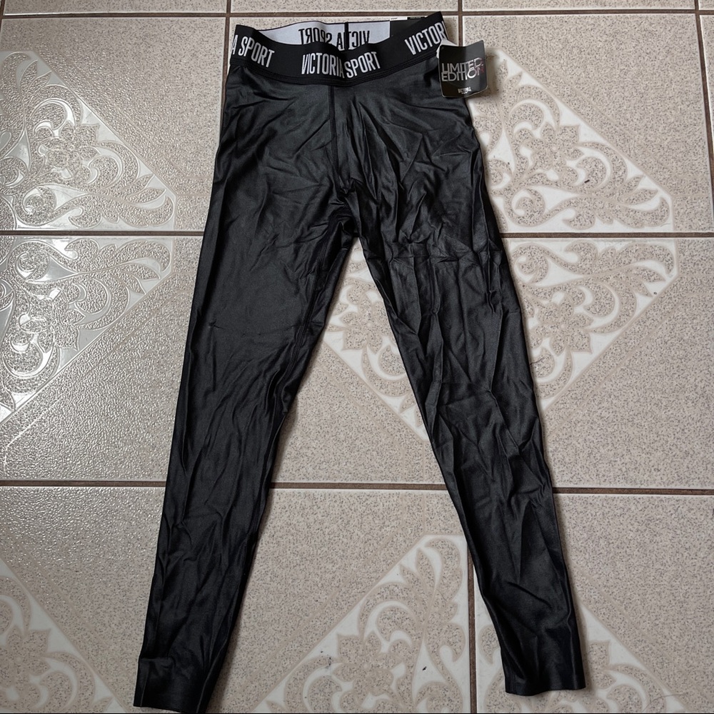 NWT Limited Edition Victoria's Secret Sport High Rise 7/8 workout leggin…